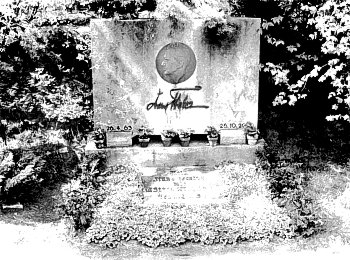Ehrengrab Arno Holz, Friedhof Heerstrae, Charlottenburg